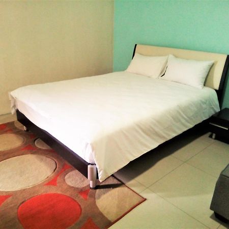 Afrikawisa At O.R. Tambo International Airport Bed and Breakfast Kempton Park Kamer foto