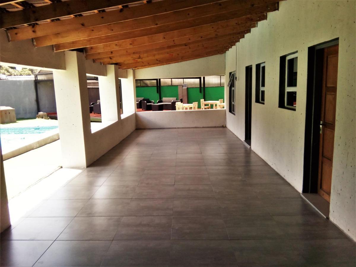 Afrikawisa At O.R. Tambo International Airport Bed and Breakfast Kempton Park Buitenkant foto