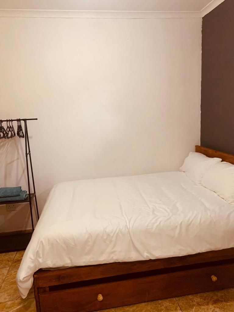 Afrikawisa At O.R. Tambo International Airport Bed and Breakfast Kempton Park Buitenkant foto